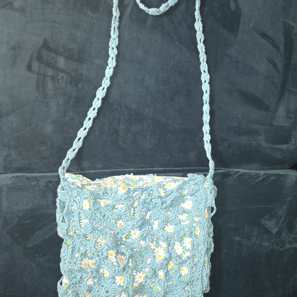 Elegant Floral Crochet Crossbody Bag - Teal